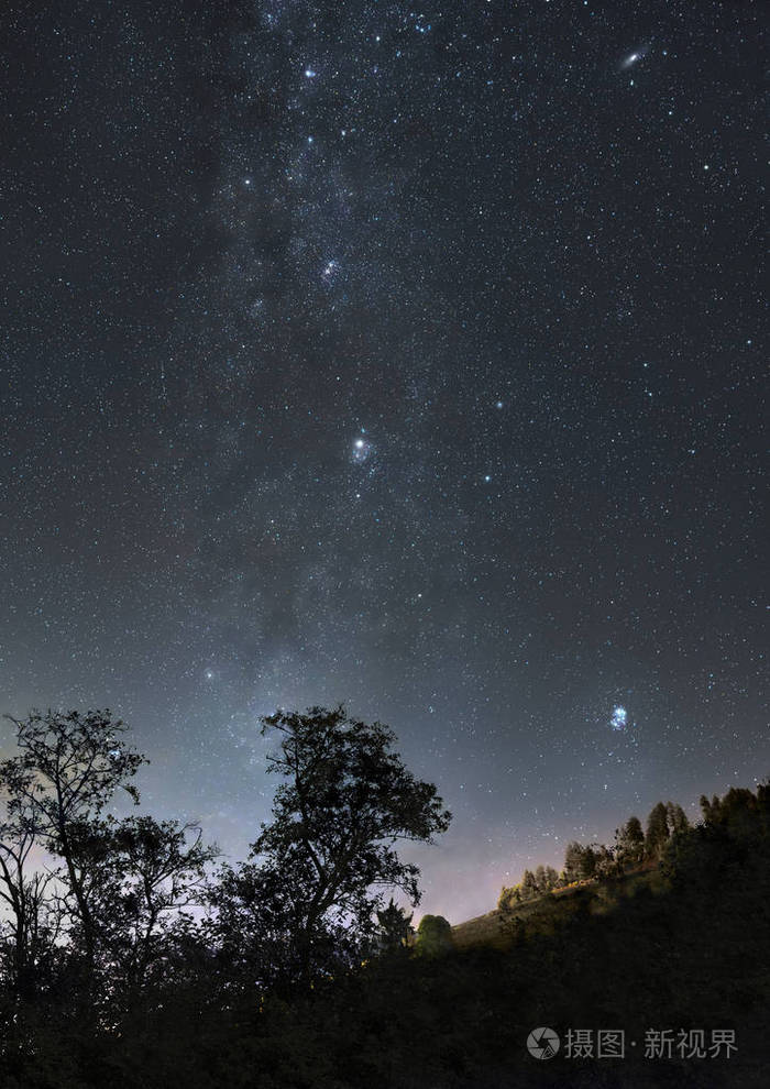 繁星点点的夜空