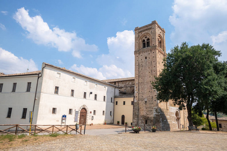 意大利马尔凯老教堂图片