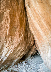 摩押地区天然砂岩隧道图片