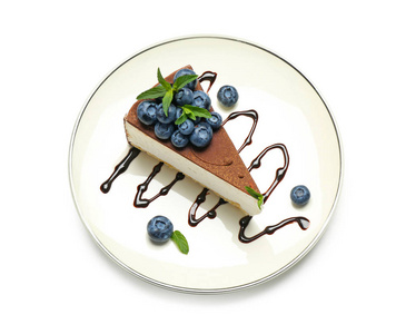 白底蓝莓蛋糕盘图片