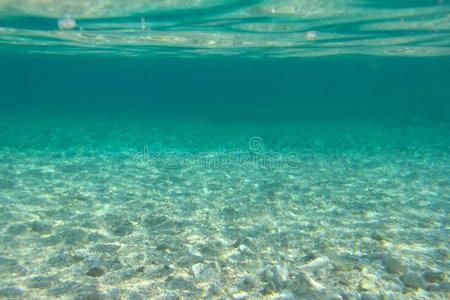 在水中的海看法背景