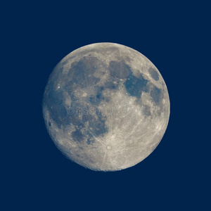 满的月亮看见和望远镜越过蓝色
