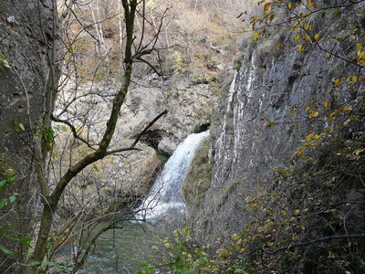 山瀑布采用指已提到的人高加索山脉