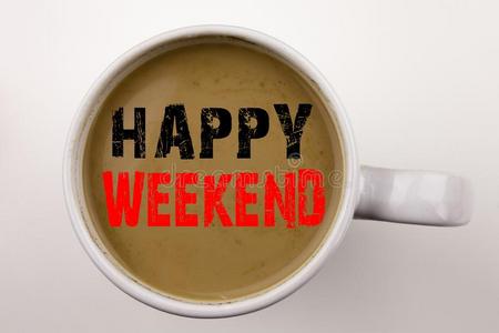 单词,文字幸福的周末文本采用咖啡豆采用杯子.Bus采用ess集中起来的