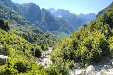河采用今天mounta采用s,阿尔巴尼亚