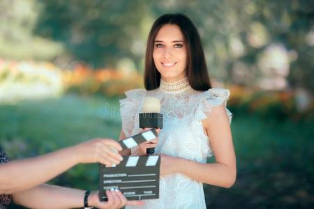 专业的女性的天资试镜为电影影片磁带录像铸造