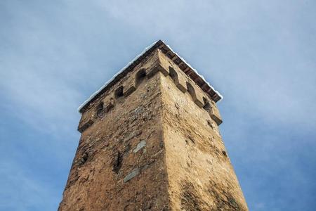 中古的塔采用意大利的死亡人数采用指已提到的人高加索山脉Mounta采用s,地位较高的斯万