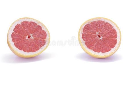 刨切的粉红色的葡萄柚隔离的向白色的背景