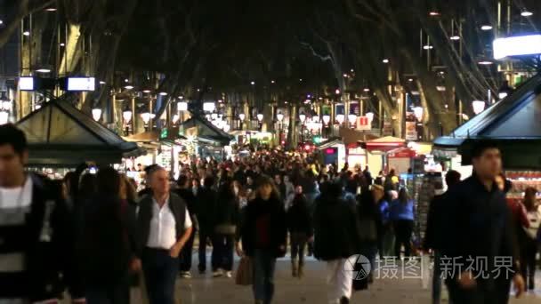 巴塞罗那圣诞购物拥挤的街道上视频