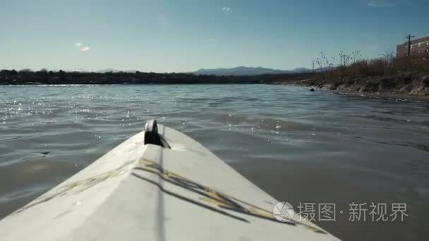 皮划艇湖景的房视频