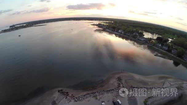 在夕阳的天线的新英格兰海滩视频