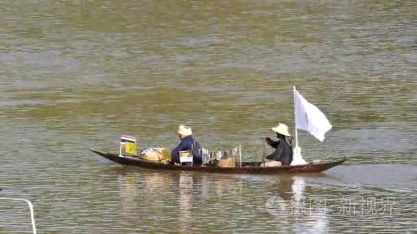 原始文化的人生活在泰国在河边视频