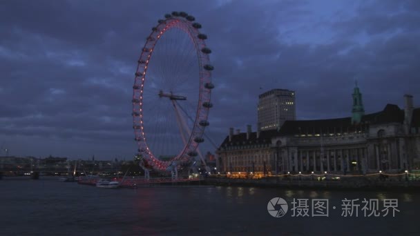 在夜间包括伦敦眼伦敦城市景观