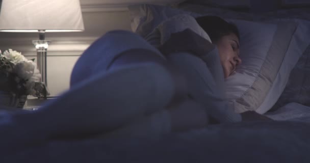 漂亮的女人和悲伤的表情