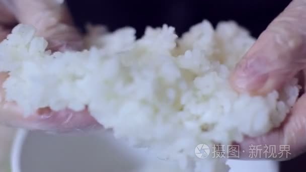 寿司厨师准备饭寿司卷视频