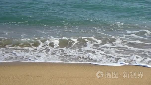 海浪在海滩上分手视频