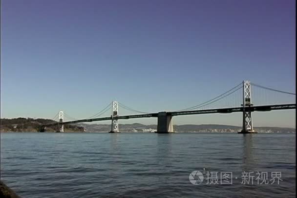 在旧金山奥克兰湾大桥