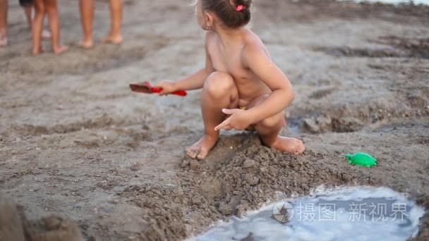 Little girl playing with water mov format video download - genuine video number 00uqrl - Photo new vision video library ->    