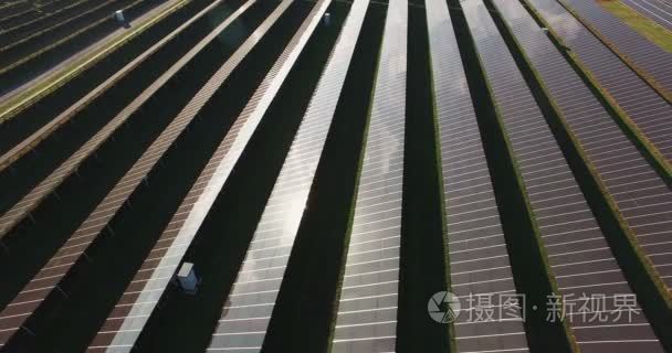 太阳能电池在太阳能农场