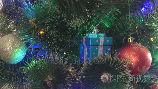 圣诞树上的彩灯视频