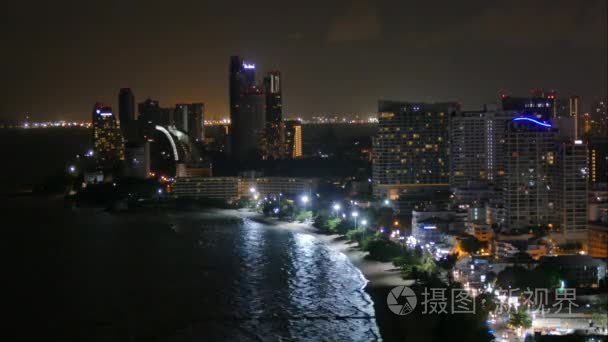 城市天际线和河在夜间视频