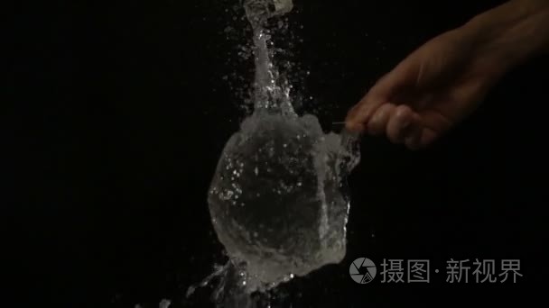 水气球弹出使用针慢动作高清视频