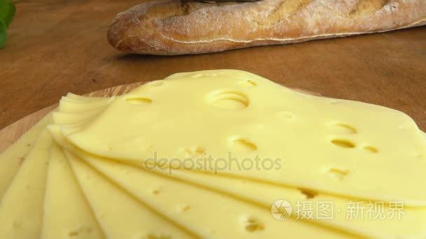 荷兰马斯丹奶酪被叉视频