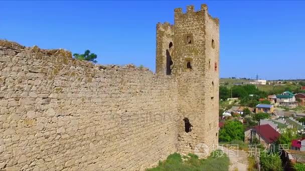 在中世纪的热那亚堡垒的鸟瞰图视频