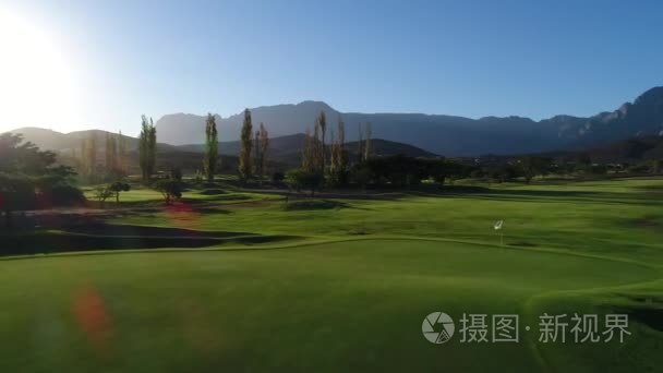 高尔夫球场在南非的鸟瞰图视频
