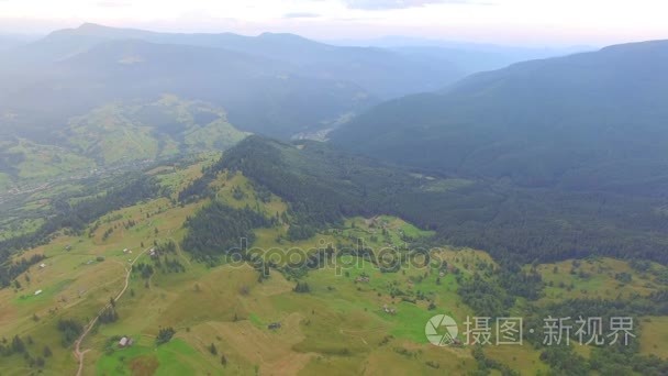 山风景用鸟瞰图视频