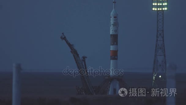 哈萨克斯坦拜科努尔-菊乐路 28: Soyuz Fg Ms-05 太空火箭发射。航天器发射到太空，宇航员飞离地球为在国际空间站对视频