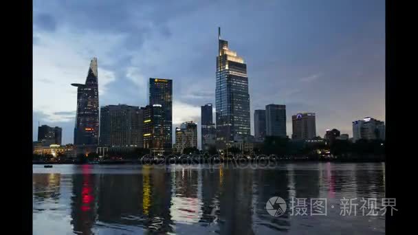 游戏中时光倒流城市夜景视频