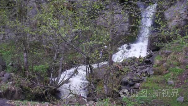 格鲁吉亚山区野生瀑布视频