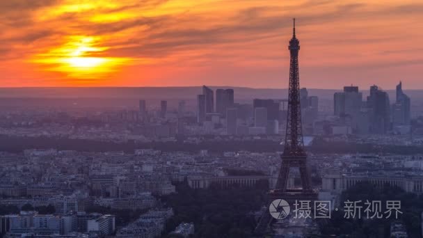 巴黎全景日落时差。巴黎-法国蒙帕纳斯大厦的埃菲尔铁塔景观