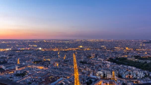 到晚上间隔拍摄日落天后的巴黎全景。顶视图从蒙帕纳斯大厦在巴黎-法国