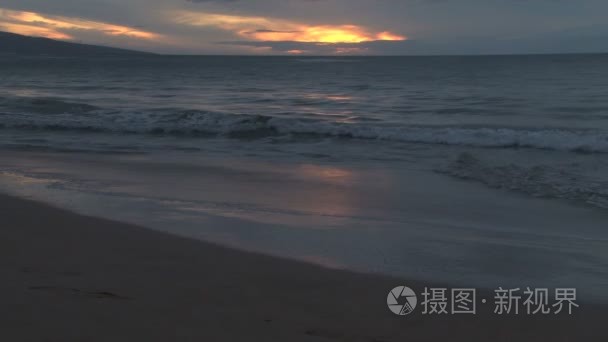 夏威夷海滩的波浪视频