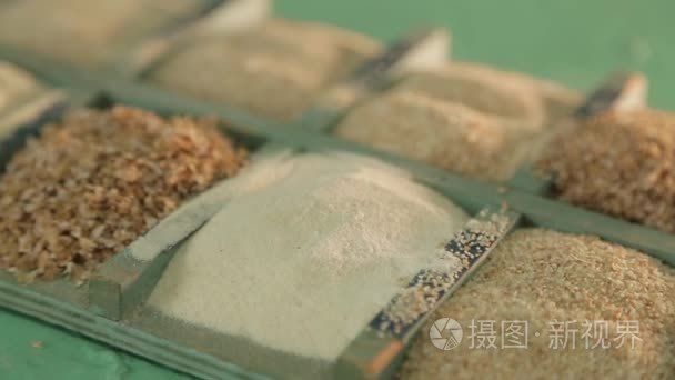 地上的谷粒在一家面粉厂的样品视频