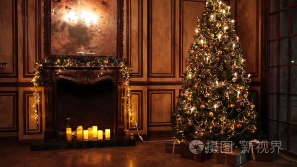 古典风格的新一年树室内装饰视频