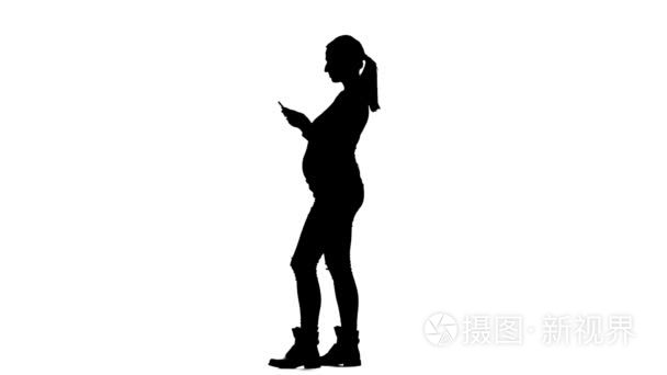孕妇拍自拍的照片剪影.白色背景。慢动作视频