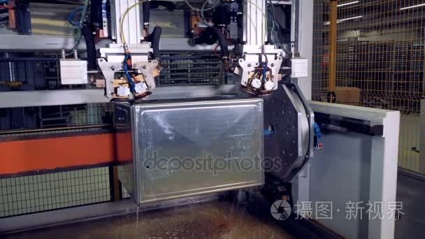 工厂生产线的工业机器人设备视频