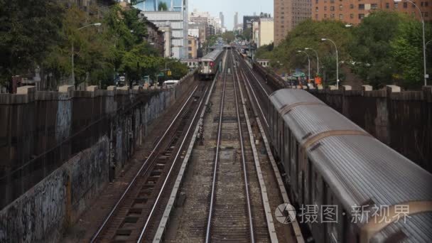 两个哈莱姆区的地铁列车通过视频