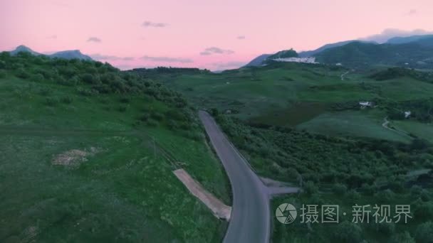 自然景观的小道路风光空中拍摄视频
