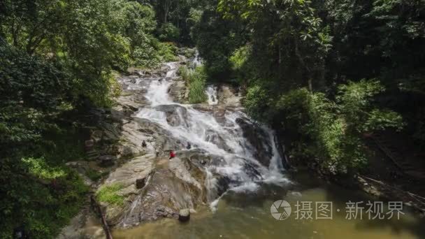 Timelapse 在巴渝的顶部水梯级视频