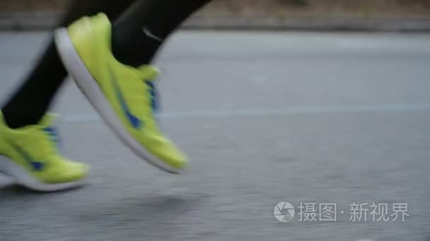 专业赛跑者或运动员跑马拉松视频