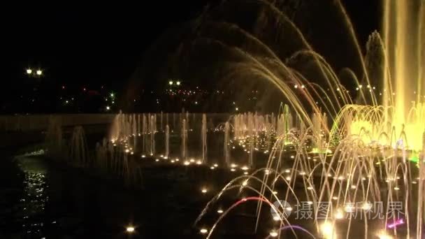 夜晚莫斯科的舞蹈喷泉视频