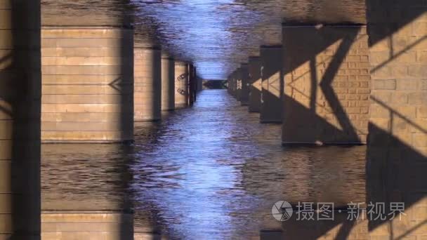 桥梁和当前河的蒙太奇录影基地视频