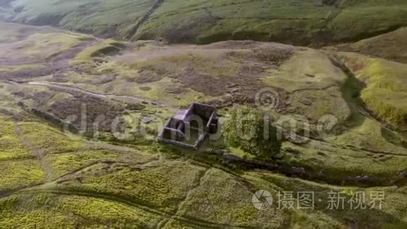 英国西约克郡霍沃斯附近的一座破败的农舍，据说这是该地的灵感来源