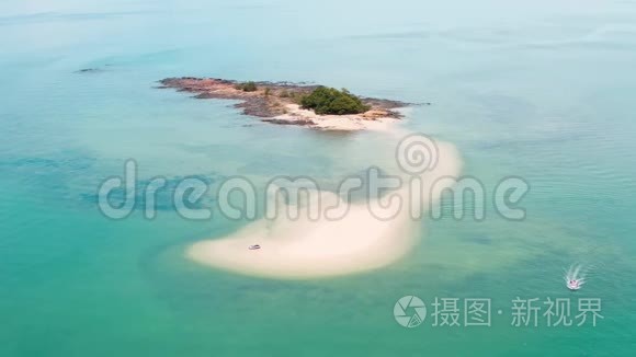 泰国普吉岛海滩和游艇鸟瞰图视频