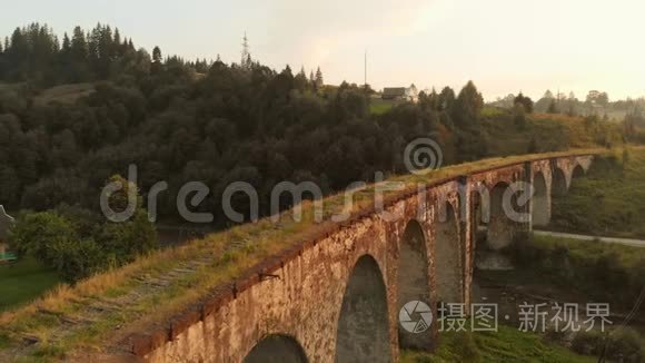 乌克兰transcarpathia老铁路桥的风景