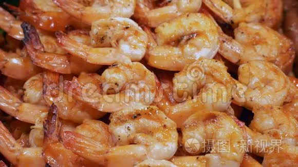 泰国夜市酱锅大虾视频